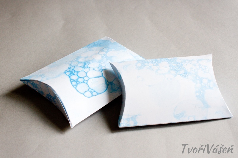 Dárková krabička zdobená bubláním